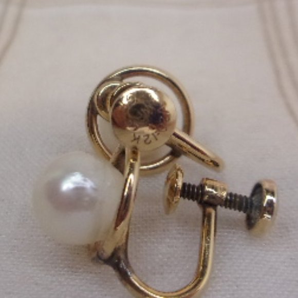 WRE Gold Filled Cultured Pearl Screw Back Earrings - Picture 6 of 7